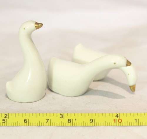 Trio of swans - Beautiful! - Low price!! - Bid Now!!