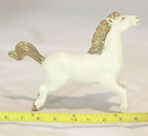 Horse with a golden mane - Beautiful! - Giveaway price!! - Bid Now!!