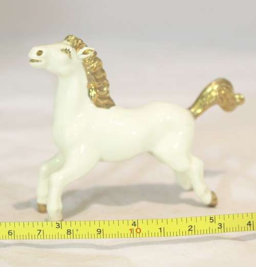 Horse with a golden mane - Beautiful! - Giveaway price!! - Bid Now!!