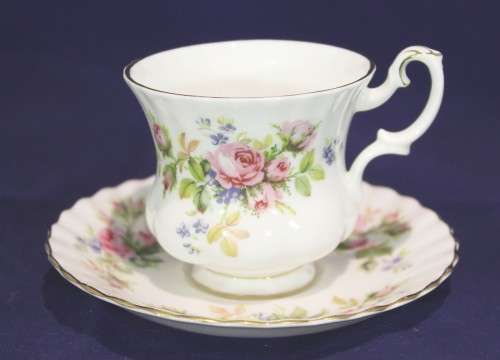 Royal Albert - Moss Rose - Duo - Beautiful!! - Low price! - Bid now!!