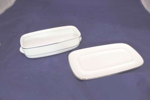 Noritake - Ranier - Lace with platinum trim - Butter dish with cover - Stunning! - Bid Now!!!