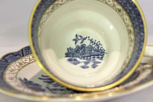 Booths - Real old willow - Blue and white duo - Beautiful! - Bid Now!!!