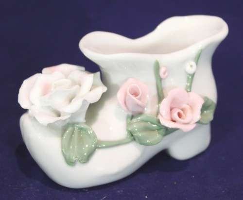 White boot with pink flowers - Beautiful! - Bid Now!!!