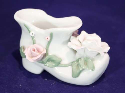 White boot with pink flowers - Beautiful! - Bid Now!!!