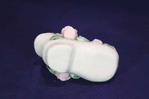 White boot with pink flowers - Beautiful! - Bid Now!!!