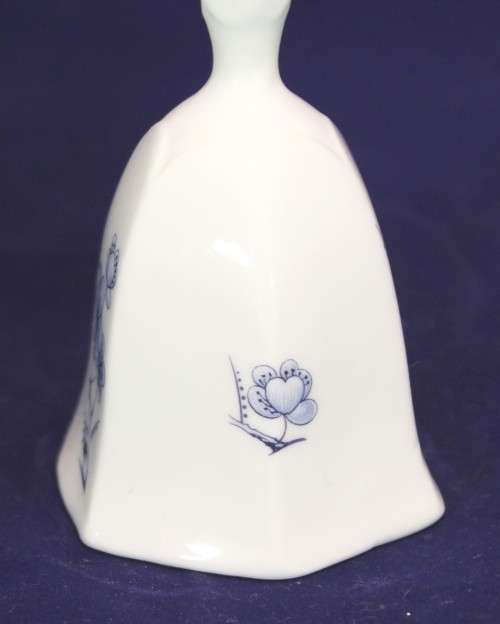 Blue and white bell - Very delicate - A magnificent piece! - Bid Now!!!
