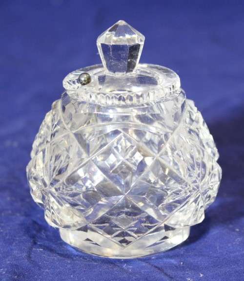 Cut glass - Condiment holder plus spoon - A beauty!! - Bid Now!!!