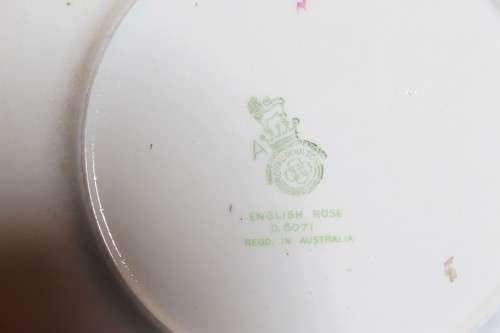 Royal Doulton - English Rose D6071 (Australia) - Cake plate - Beautiful!! - Low price! - Bid now!!