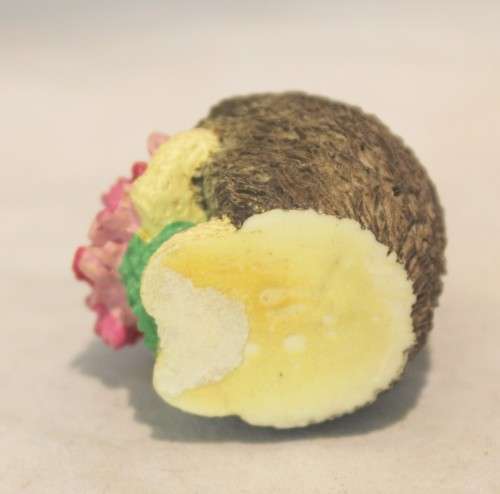 Miniature hedgehog with flowers - Beautiful! - Low price - Bid Now!!!