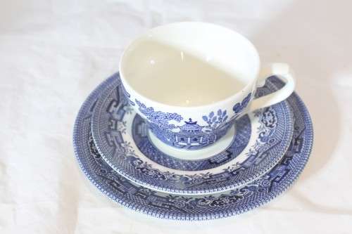 Churchill - Blue Willow - Trio - Blue and white - Stunning! - Bid Now!!!