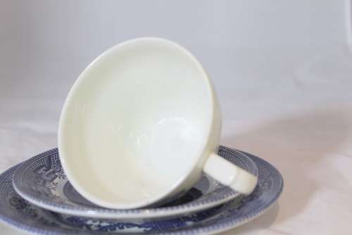 Churchill - Blue Willow - Trio - Blue and white - Stunning! - Bid Now!!!