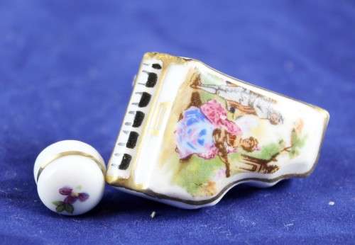 Limoges - Piano and stool - Victorian couple with woman playing music - Beautiful!! Bid now!!