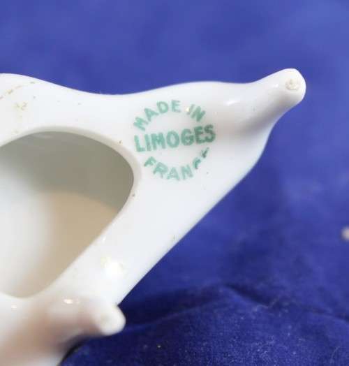 Limoges - Piano - Victorian couple playing music and dancing - Beautiful!! Bid now!!