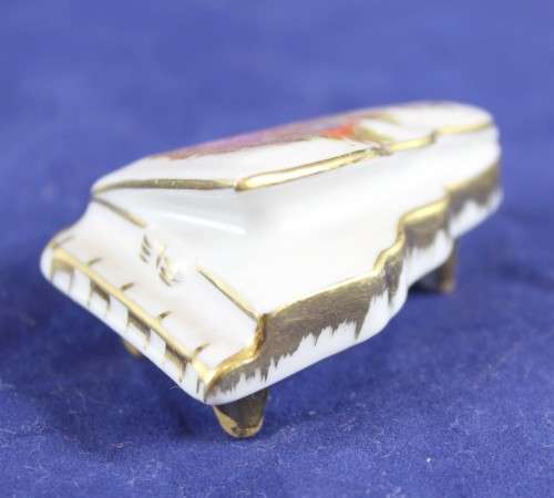 Limoges - Piano - Victorian courting couple - Beautiful!! Bid now!!