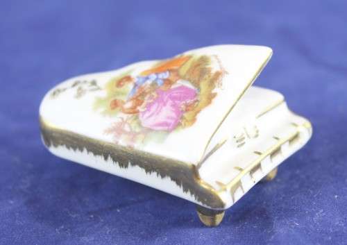 Limoges - Piano - Victorian courting couple - Beautiful!! Bid now!!