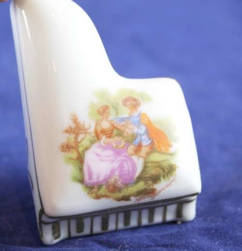 Limoges - Piano - Victorian courting couple - Beautiful!! Bid now!!