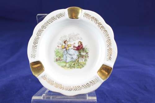 Limoges - Ashtray - Victorian suitor - Beautiful!! - Low price!! Bid now!!