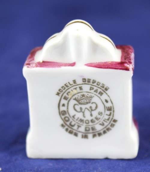 Limoges - Fireplace - Stunning piece!! - Low price!! - Bid now!!