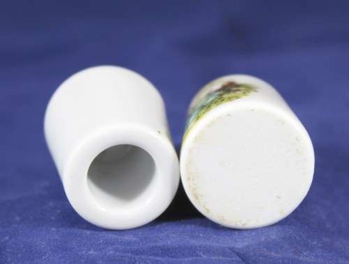 Pair of miniature porcelain candle holders - Stunning pieces!! - Low price!! - Bid now!!