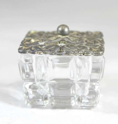 Glass trinket holder with metal top - Beautiful! - Low price!! - Bid now!!