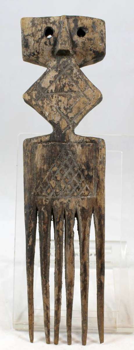 Wooden Comb - Gorgeous!! - Bid Now!