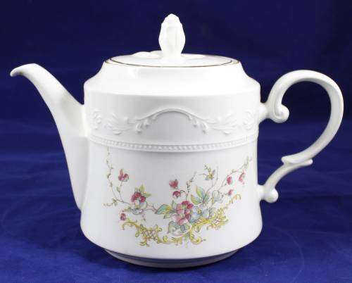 Continental Tea Pot - Absolutely Beautiful!! - Bid Now!