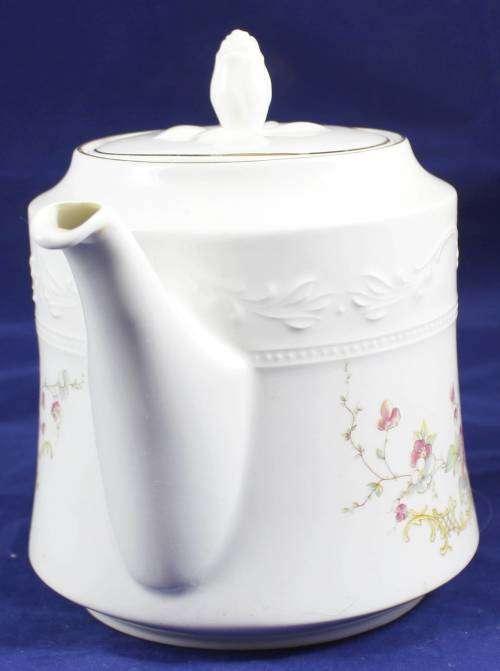 Continental Tea Pot - Absolutely Beautiful!! - Bid Now!
