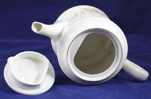 Continental Tea Pot - Absolutely Beautiful!! - Bid Now!