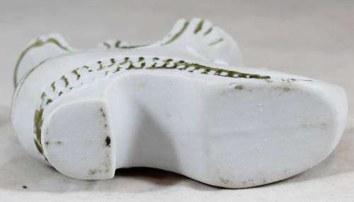 White Boot with Flowers - Gorgeous!! - Bid Now!