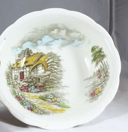 Alfred Meakin - Famous Cottages - Anne Hathaway's Cottage - Serving Bowl - Beautiful!! - Bid Now!!!