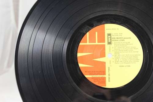 Vera Lynn - EMI 1978 - Bid Now!!!