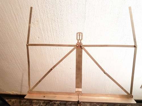 Music Stand - Stunning!! - Bid Now!!!