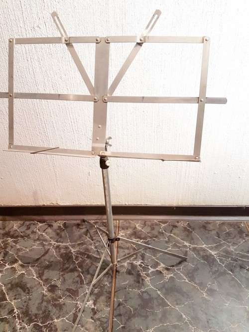 Music Stand - Stunning!! - Bid Now!!!