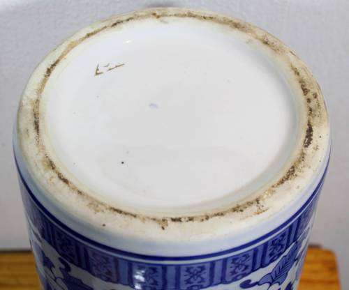 Chinese Umbrella Stand - Absolutely Breathtaking!! - Bid Now!