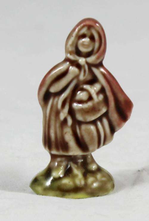 Wade England - Tea Figurine - Miniature Red Riding Hood - Bid Now!!!