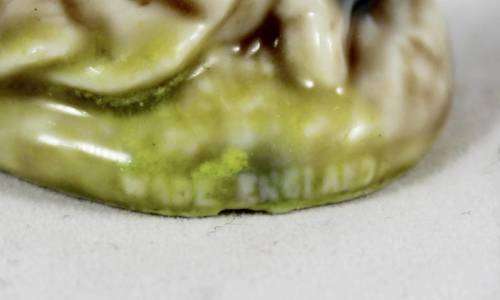 Wade England - Tea Figurine - Miniature Girl with a Bucket - Bid Now!!!