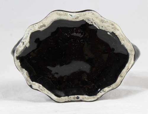 Lucia Ware - Black Clam Shell Vase - Bid Now!!!