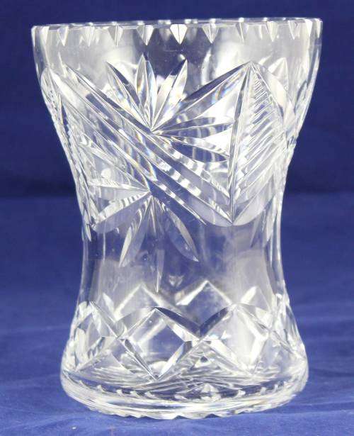 Glass Vase - Bid Now!