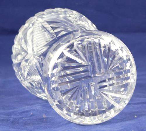 Glass Vase - Bid Now!