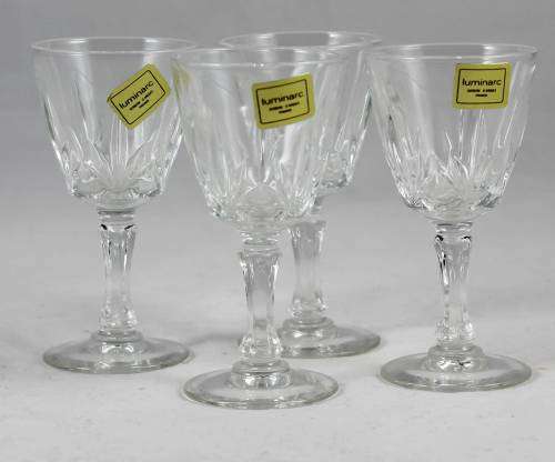 Luminarc - Set of 4 Liquor Glasses - Bid Now!!!