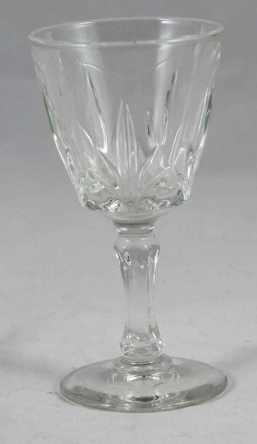 Luminarc - Set of 4 Liquor Glasses - Bid Now!!!