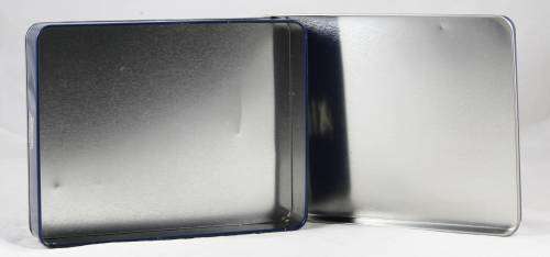 Starbrook Airlines - Vintage Look Tin - Bid Now!!!