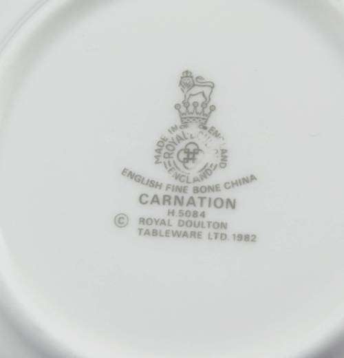 Royal Doulton - Carnation (H 5084) - Pudding Bowl - Bid Now!!!