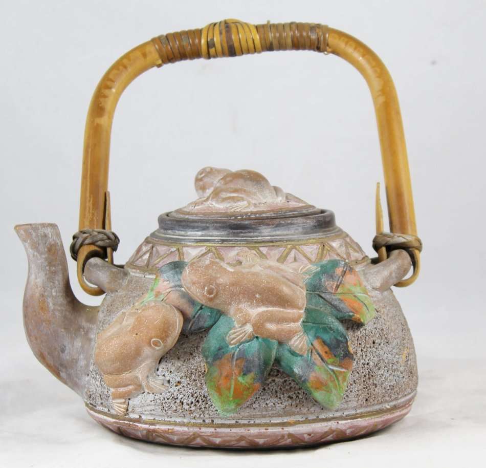 Tea Pot - Frog Themed - Bid Now!!