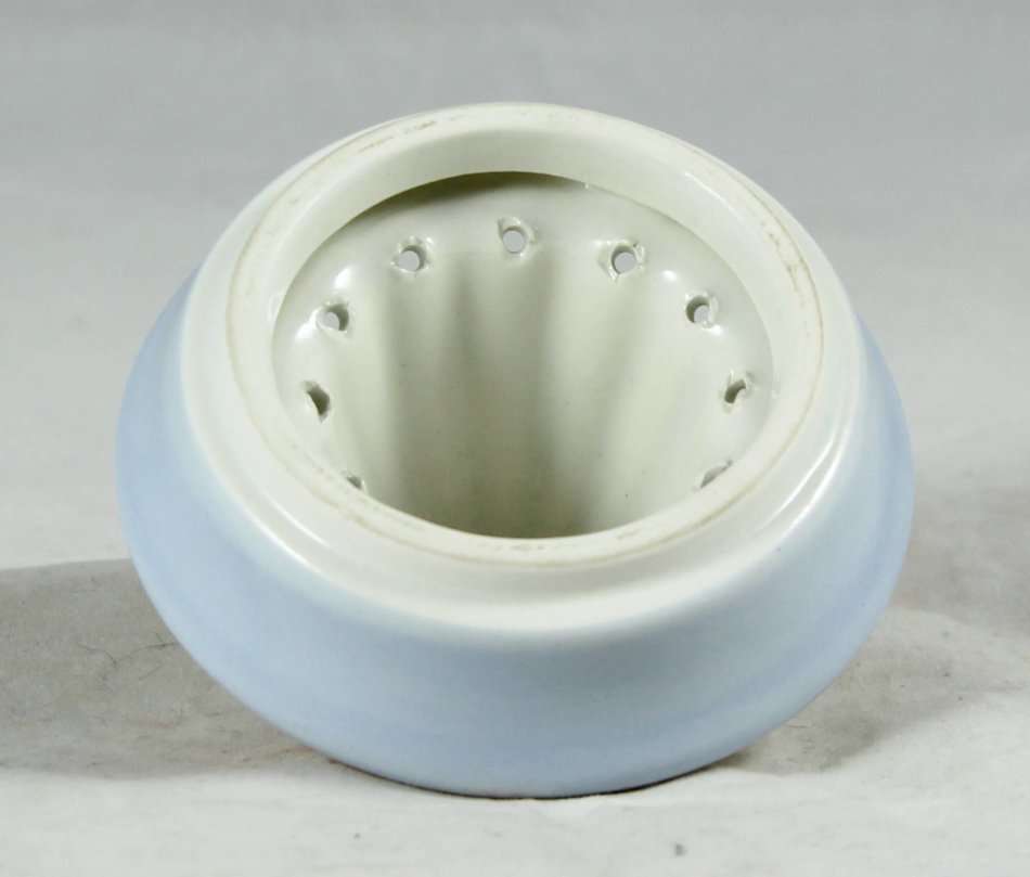 Juice Squeezer - Blue & White - Bid Now!!