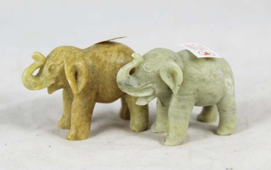 Miniature Elephant Pair - Chinese Stone - Bid now!!!