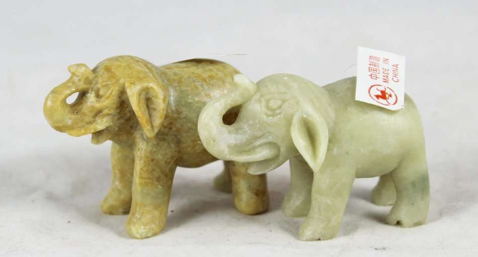 Miniature Elephant Pair - Chinese Stone - Bid now!!!