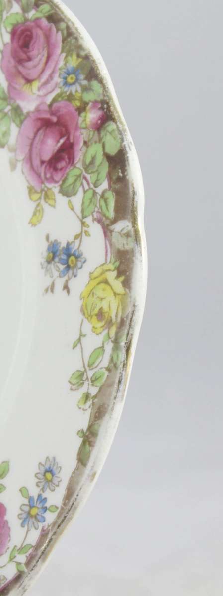 Royal Doulton - English Rose Side Plate - Bid Now!!!