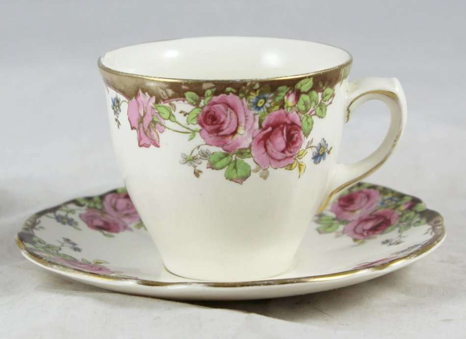 Royal Doulton - English Rose Demitasse Duo - Bid Now!!!
