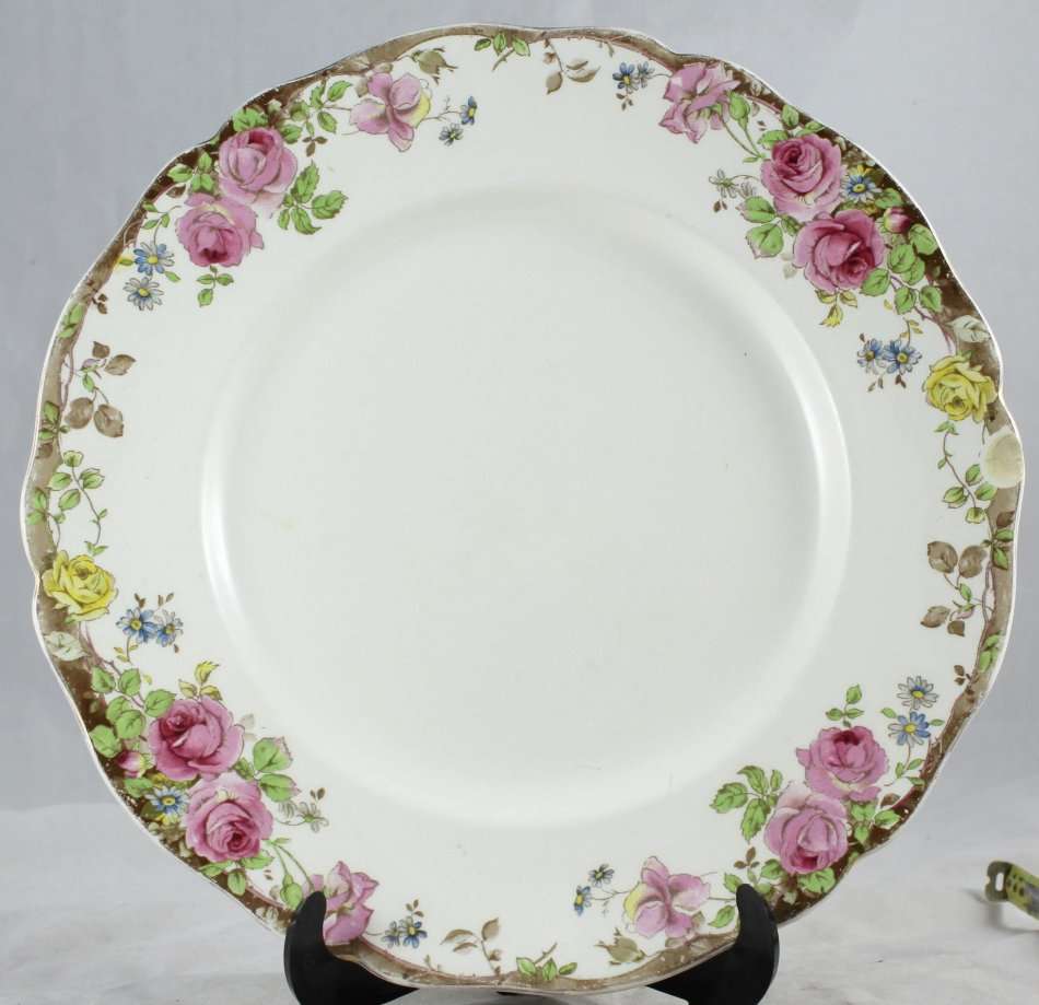Royal Doulton - English Rose Dinner Plate - Bid Now!!!